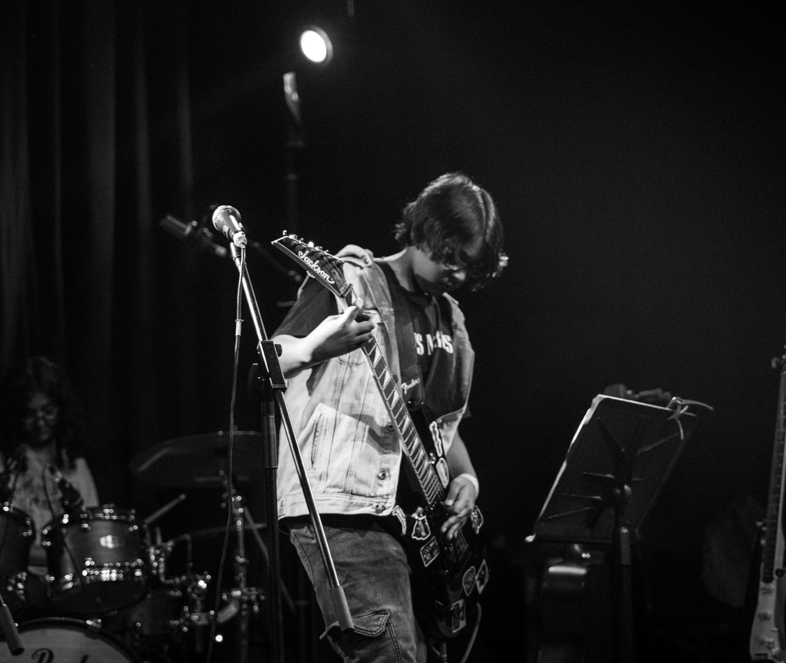 Steel N' Soul guitarist black and white