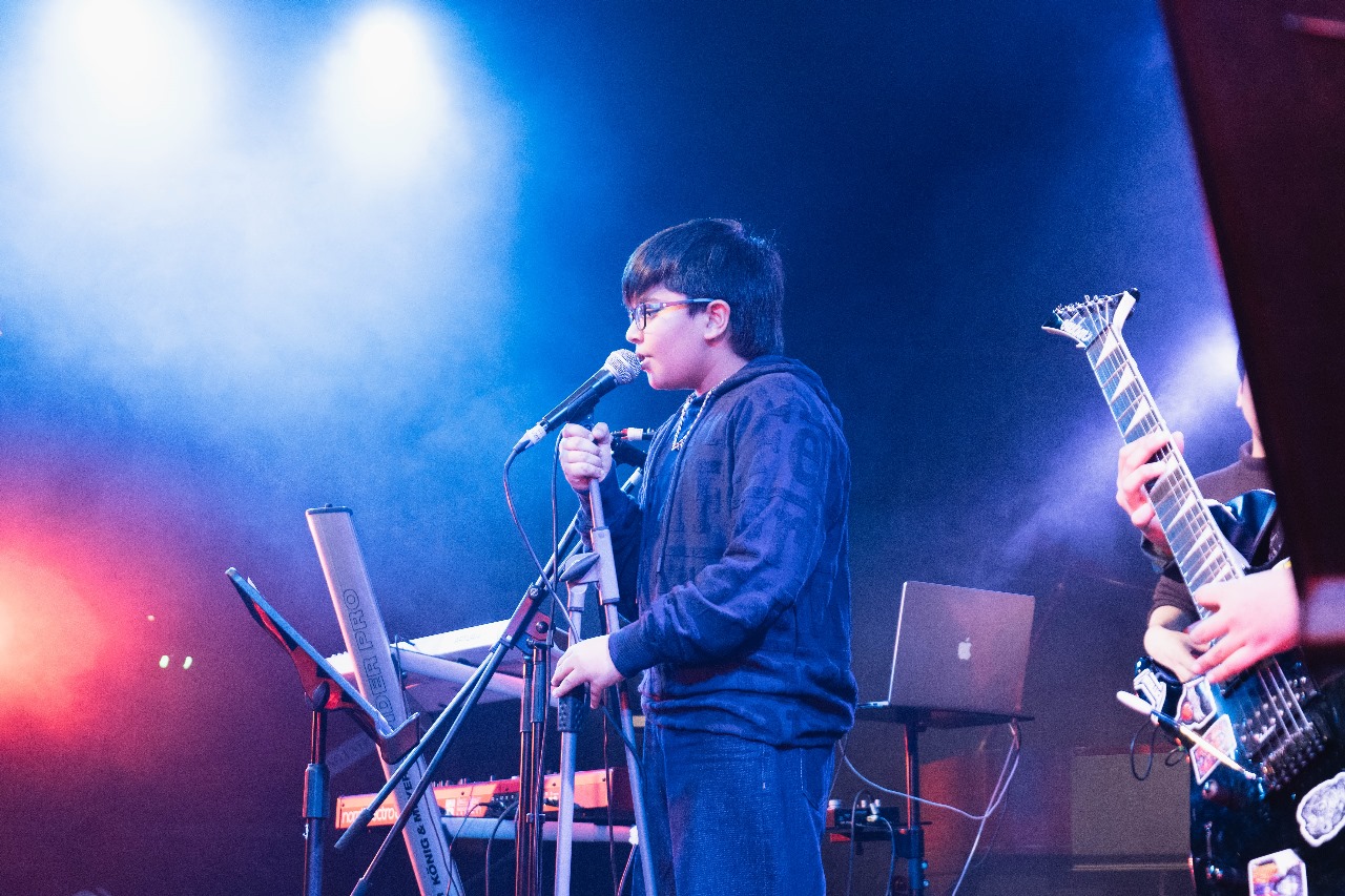 Steel N' Soul guitarist on stage